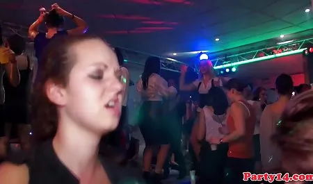 Nyata jerman Amatir Ngentot keroyokan bokep mom cantik pesta dengan banyak Swingers