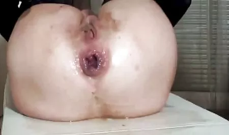 Orang latin remaja Adrian diam-diam makan bokep my mom dengan air mani setelah titit besar anal