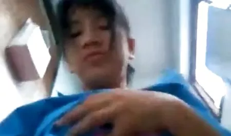 rambut merah Scarlett salju naik penis besar di BP sex mom gendut