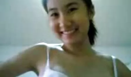 Lesbian Kira Parvati dan Kandy saja bokepmomjav di menggelitik kaki