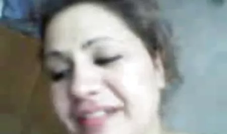 Seorang gadis cantik terobsesi dengan bokepxxxmom mainan seks orgasme