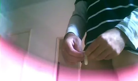 melihat bokepbaratmom remaja memasturbasi kamera tersembunyi